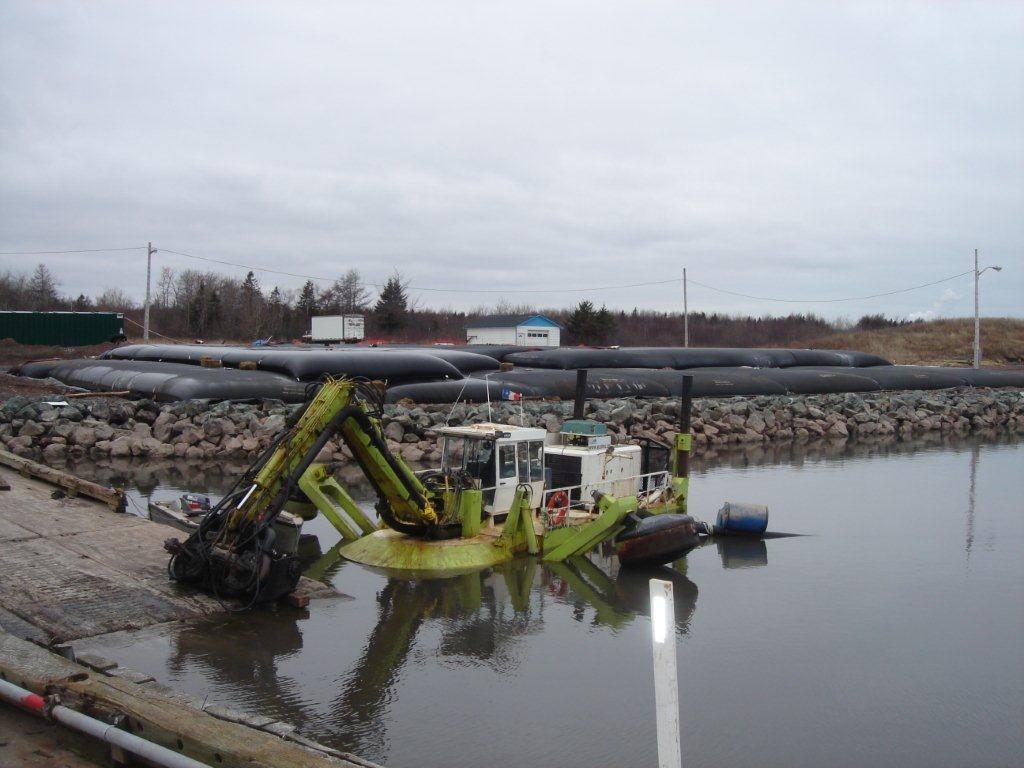 Environmental dredging interventions (hydraulic suction)