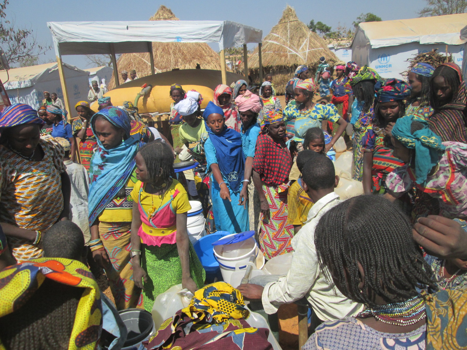 Bring potable water to refugies