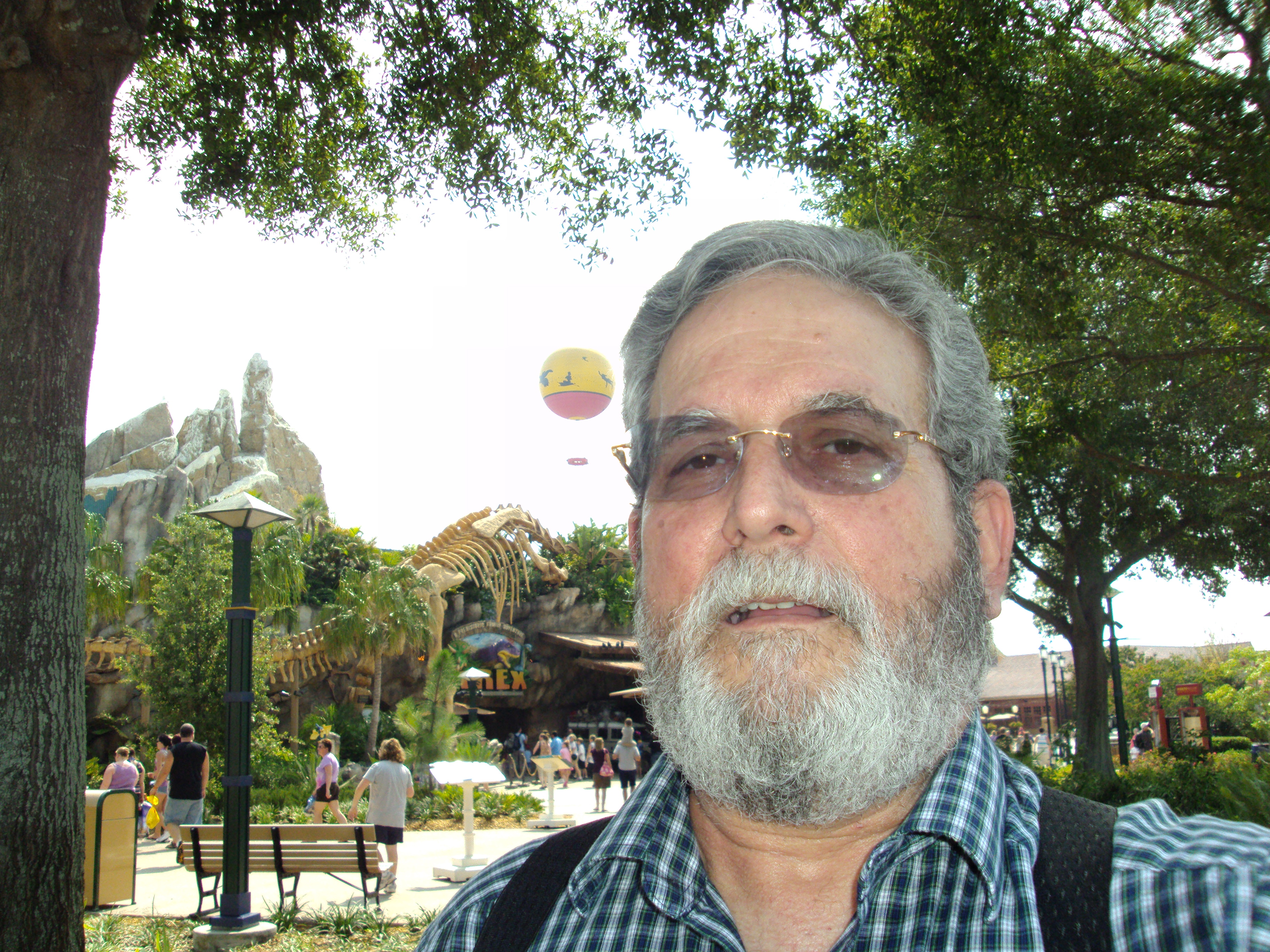 EDUARDO HERRERA, Research Centre on Advanced Material - Titular Resercher