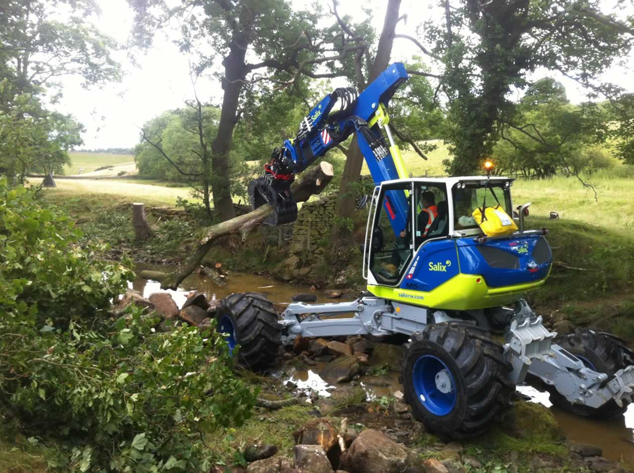 Spider Machine Helps Improve Rivers in Yorkshire