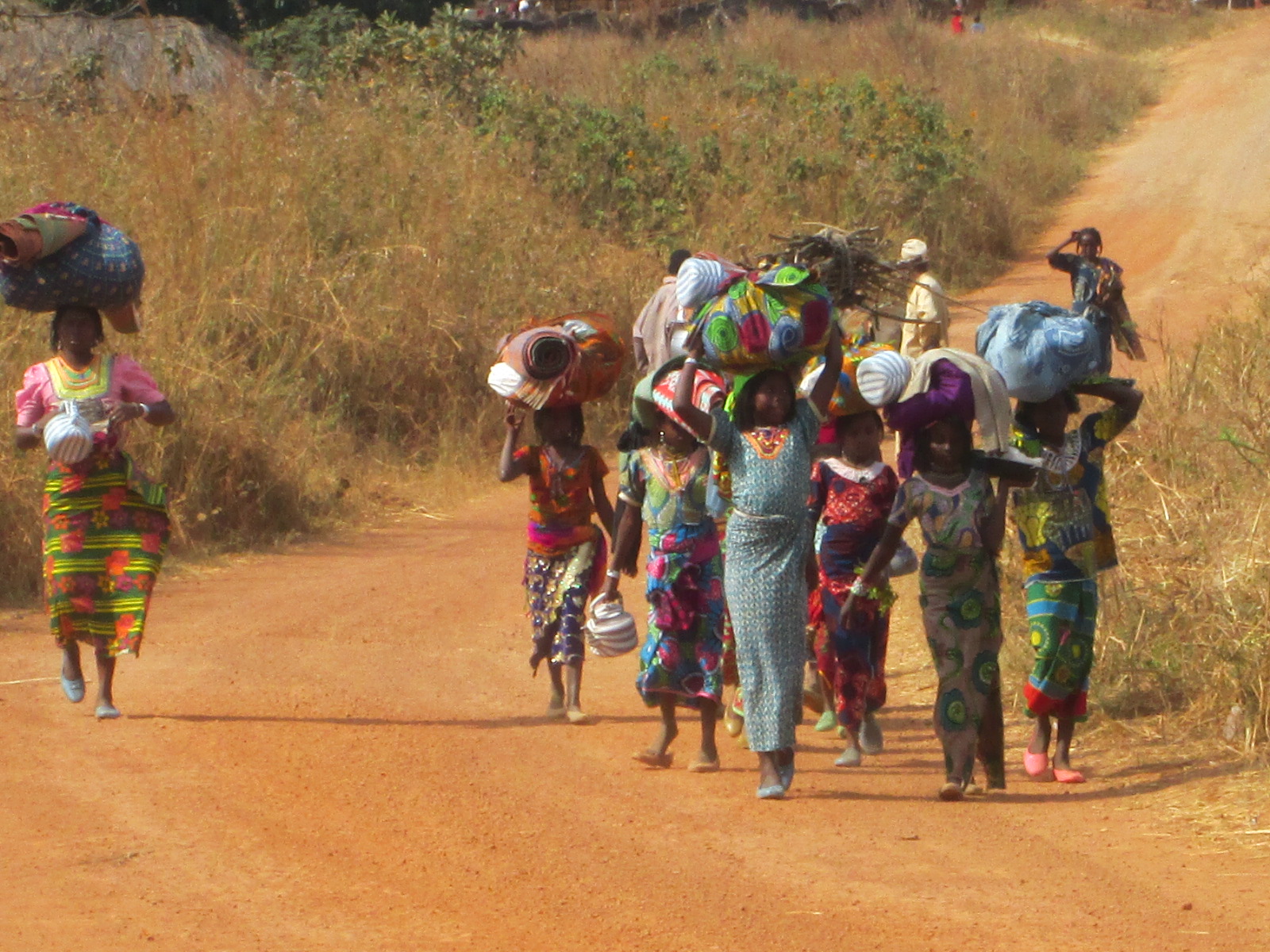 Bring potable water to refugies